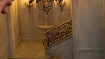 Semua karyanya dibuat dengan perbandingan 1:12 dengan detail yang sangat memukau. Foto: Chris Toledo/Bored Panda