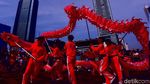 Naga Merah Meliuk-liuk di Bunderan HI