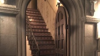 Setelah itu baru ia membuat rancangannya sendiri. Foto: Chris Toledo/Bored Panda