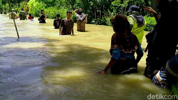 Dikepung Banjir, Lima Dusun di Kabupaten Pekalongan Terisolir