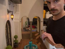 Melihat Dunia Miniatur Super Realistis Karya Seniman AS