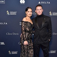 Setelah balikan, keduanya langsung pamer kemesraan di red carpet. Penampilan perdana setelah mereka kembali bersama terlihat saat menghadiri Pre-GRAMMY Gala dan acara penghormatan untuk ikon industri musik Sean Diddy Combs di Beverl Hills, California, Sabtu (25/01/2020). Foto: Getty Images