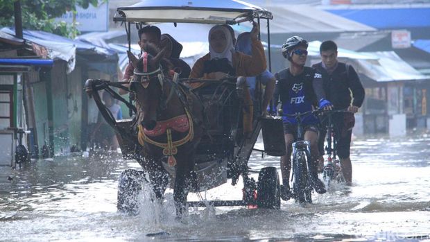 Banjir Dayeuhkolot-Baleendah Putus Akses Jalan, Ini Jalur Alternatifnya 