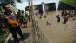 Penampakan Banjir di Tegal karena Tanggul Jebol