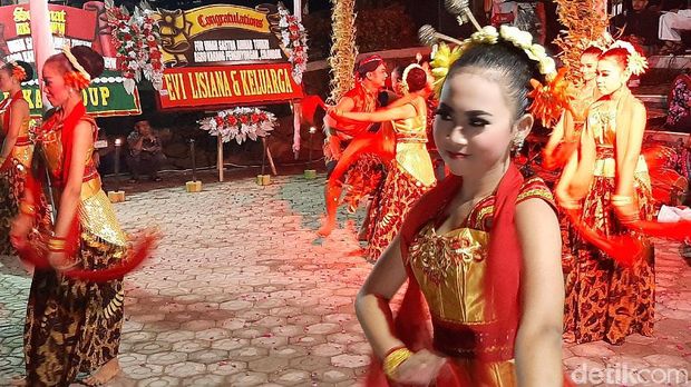 Bangun Karakter Egalitarian Melalui Umah Sastra Ahmad Tohari