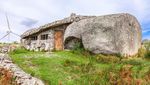 Keren! Rumah Ini Dibuat dari Bebatuan Raksasa
