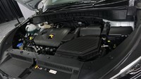 Di balik bonetnya Hyundai Tucson memakai mesin 2.0 Gas NU Mpi Atkinson dengan potensi daya maksimal  157 PS (6.200 rpm) serta punya potensi torsi puncak 20,0 kgf.m (4.000 rpm). Sementara pilihan mesin kedua yaitu mesin diesel R.20 Diesel DOHC dengan kemampuan daya 178 PS (6.200 rpm) serta torsi puncak 41,0 kgf.m (1.750-2.750 rpm). Foto: Hyundai