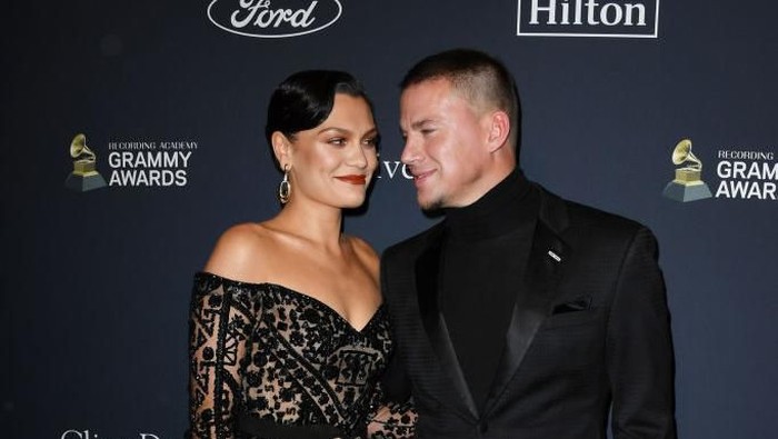 BEVERLY HILLS, CALIFORNIA - JANUARY 25: (L-R) Jessie J and Channing Tatum attend the Pre-GRAMMY Gala and GRAMMY Salute to Industry Icons Honoring Sean 