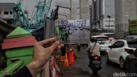 Akibat dari banjir tersebut 30 orang meninggal dan 31.000 warga harus mengungsi dari 158 kelurahan yang terdampak. Kejadian banjir di Jakarta pada saat itu mengingatkan pada upaya-upaya yang dilakukan Pemprov DKI Jakarta untuk mengatasi banjir.