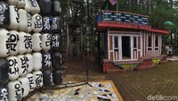 Rencananya pengelola Wana Wisata Pokland akan menambahkan lagi wahana seperti kolam renang hingga gazebo Joko Widodo. Beberapa waktu lalu, Presiden RI Jokowi memang sempat datang untuk meninjau destinasi ini. (Ismet Selamet/detikcom)