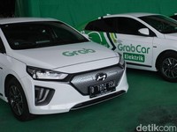 Menikmati Mobil Listrik Grab Hyundai Ioniq
