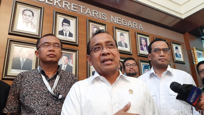 Mensesneg Pratikno (Lisye SR/detikcom)