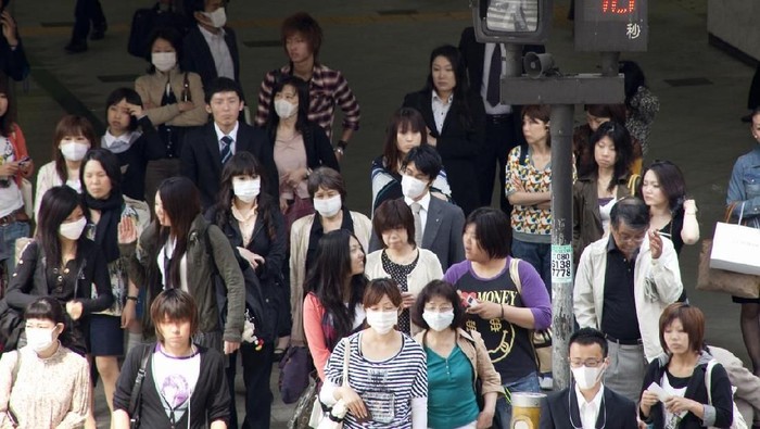 People who mask