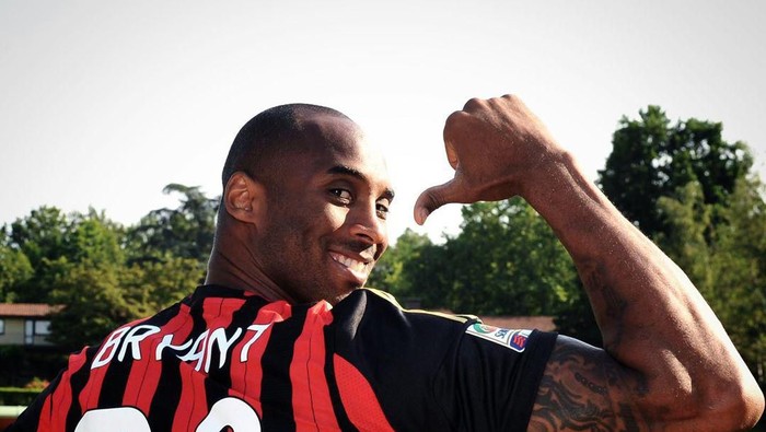 Kobe Bryant fans AC Milan