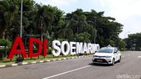 Bandara Adi Soemarmo Kembali Dibuka