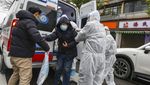 Tim Medis Bahu Membahu Evakuasi Korban Virus Corona di Wuhan