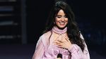 Camila Cabello Persembahkan First Man untuk Sang Ayah