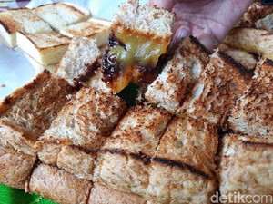 5 Roti Bakar Legendaris Asli Bandung, Jadul tapi Bikin Kangen