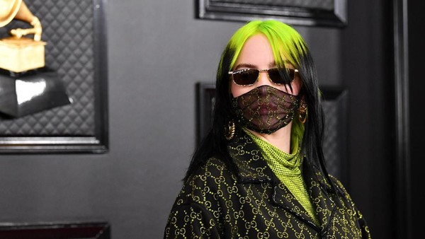 Billie Eilish tampil Serba Hijau-Hitam di Grammy Awards 2020