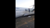 Namun ketika Presiden AS Donald Trump menarik diri dari perjanjian nuklir itu pada Mei 2018 dan menerapkan kembali sanksi-sanksi ekonomi, Departemen Keuangan AS mencabut lisensi untuk Boeing dan Airbus menjual pesawat kepada Iran. Irans Civil Aviation Network News via AP.