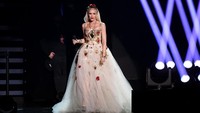 Gwen Stefani dan Blake Shelton tampil bersama di Grammy Awards 2020. Kevin Winter/Getty Images for The Recording Academy