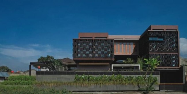 5 Bangunan Cantik Ini Terbuat dari Sampah Kemasan Plastik