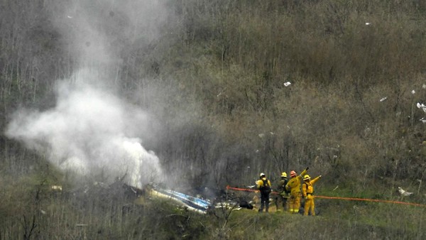 Penampakan Puing-puing Helikopter yang Tewaskan Kobe Bryant