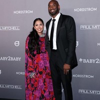 Kobe Bryant dan Vanessa Bryant sudah menikah selama 18 tahun sebelum maut akhirnya memisahkan mereka. Kobe dan Vanessa bertemu pertamakali dalam syuting sebuah video klip pada 1999. Saat itu, Vanessa masih duduk di bangku SMU dan Kobe pun baru berusia 20 tahun. Mereka kemudian bertunangan saat Vanessa berusia 18 tahun dan menikah pada April 2001. Foto: Dok. Instagram, Dok. Getty Images