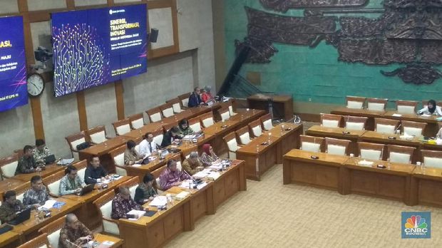 BI 'Dihajar' DPR Pertanyaan Soal Perkasanya Rupiah 