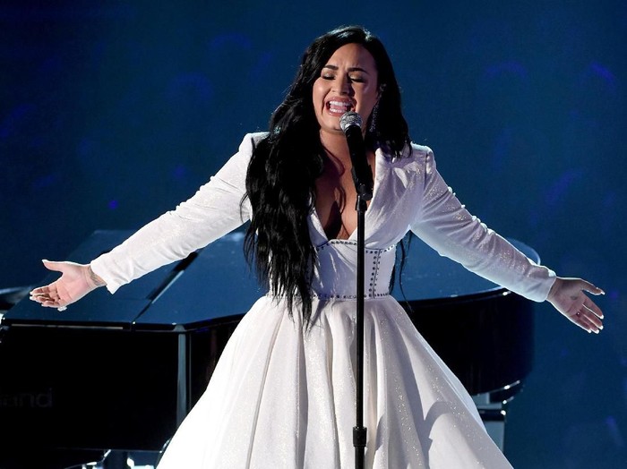 LOS ANGELES, CALIFORNIA - JANUARY 26: Demi Lovato performs onstage during the 62nd Annual GRAMMY Awards at STAPLES Center on January 26, 2020 in Los Angeles, California. (Photo by Kevin Winter/Getty Images for The Recording Academy )