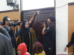 Gara-gara Ikan Asin, Fairuz Stres Akut