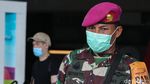 Antisipasi Virus Corona, Warga Pakai Masker di Bandara Soetta