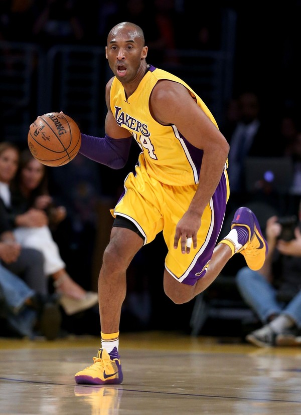 Kepergian Kobe Bryant jadi duka mendalam bagi para penggemar NBA. Pemilik nomor punggung 24 ini begitu lekat dengan julukan Black Mamba, yang diciptakannya pada 2003 silam. (Photo by Sean M. Haffey/Getty Images)