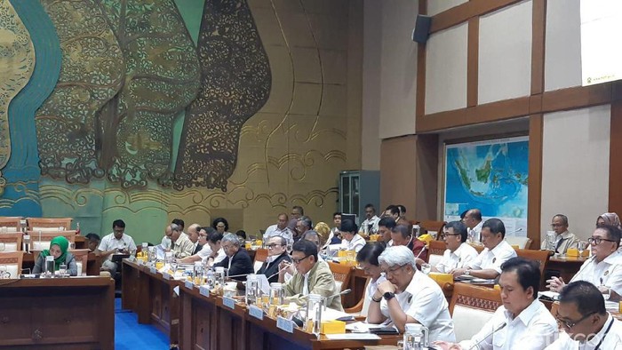 menteri esdm arifin tasrif ignasius jonan arcandra tahar