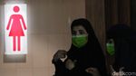 Antisipasi Virus Corona, Warga Pakai Masker di Bandara Soetta