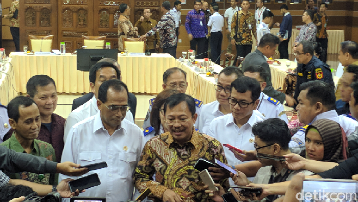 Menkes Terawan usai rakor soal virus corona di Kemenhub