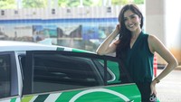 Tak hanya Budi Karya, mantan Puteri Indonesia 2018 Sonia Fergina Citra juga hadir dalam acara peluncuran tersebut.