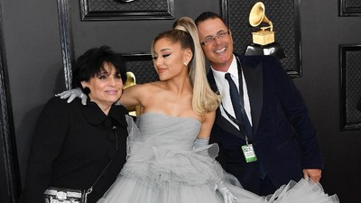 Ariana Grande Ajak Orang Tua di Grammy Awards 2020