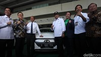 Menurut Budi, kendaraan transportasi massal jadi salah satu contoh bagus untuk memperkenalkan dan memulai ekosistem kendaraan ramah lingkungan di Tanah Air.