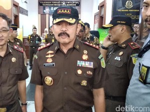 Datangi Kejari Bandung, Jaksa Agung Ingatkan Anak Buah Jangan Nakal