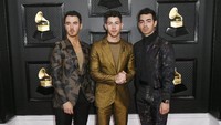 Jonas Brother tampil di Grammy Awards 2020 di California, AS pada Minggu (26/1). Frazer Harrison/Getty Images for The Recording Academy
