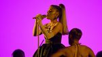 Penampilan Emosional Ariana Grande dari Imagine hingga Thank U, Next