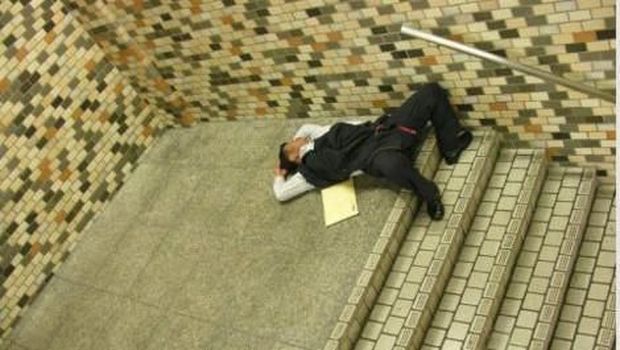 Jepang dan Kebiasaan Tidur di Tempat Umum