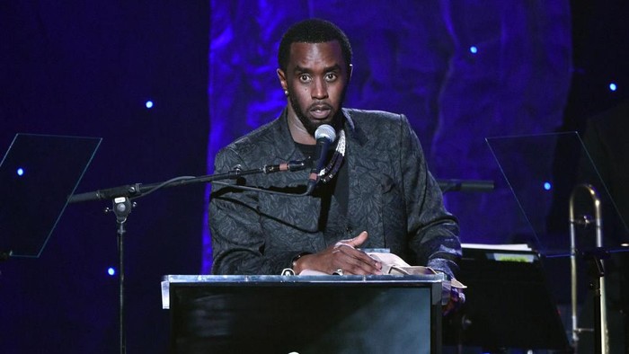 BEVERLY HILLS, CALIFORNIA - JANUARY 25:  Sean Diddy Combs speaks onstage during the Pre-GRAMMY Gala and GRAMMY Salute to Industry Icons Honoring Sean Diddy Combs on January 25, 2020 in Beverly Hills, California. (Photo by Gregg DeGuire/Getty Images for The Recording Academy)