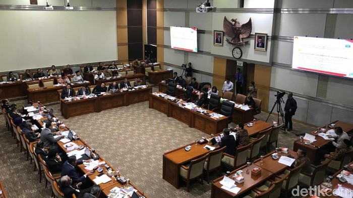 Rapat Komisi III DPR dengan Dewas KPK dan pimpinan KPK (Mochamad Zhacky/detikcom)