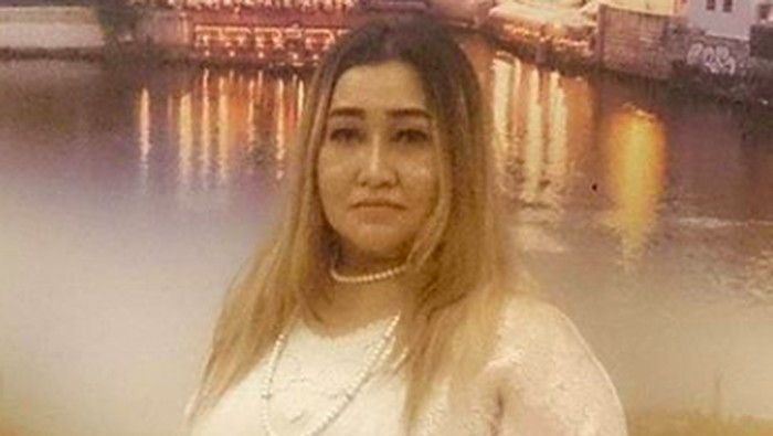 Eva Martini Luisa, anak sulung Johny Indo