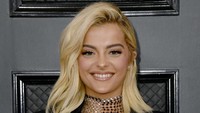 Bebe Rexha saat hadir di Grammy Awards 2020 di California, AS pada Minggu (26/1). Frazer Harrison/Getty Images for The Recording Academy