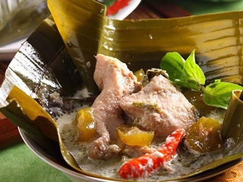 Masak Apa Hari Ini : Garang Asem Ayam dan Bistik Jawa Khas Solo