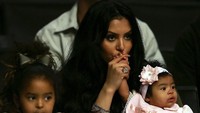 Vanessa Bryant kini harus berjuang sendirian membesarkan ketiga putrinya tanpa kehadiran Kobe. Tetap semangat, Vanessa! (AFP/Getty Images)