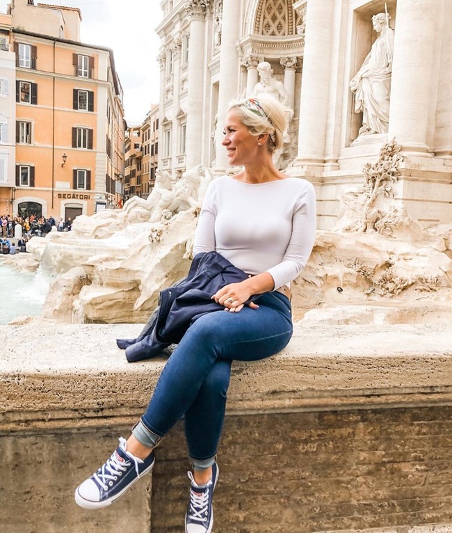 Meski sudah kurus, tentu Kelsey tidak meninggalkan snack. Tapi kini ia lebih memilih antara biskuit keju dengan daging, biskuit dengan selai kacang, sayur dan huus, popcorn, atau buah. Foto: Instagram @itsamommythang